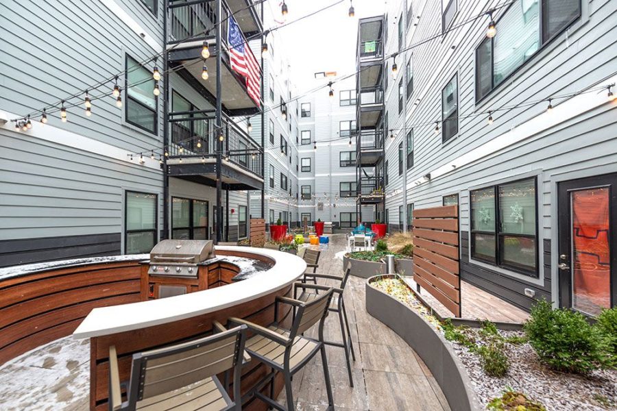 outdoor courtyard at 212 east apartments